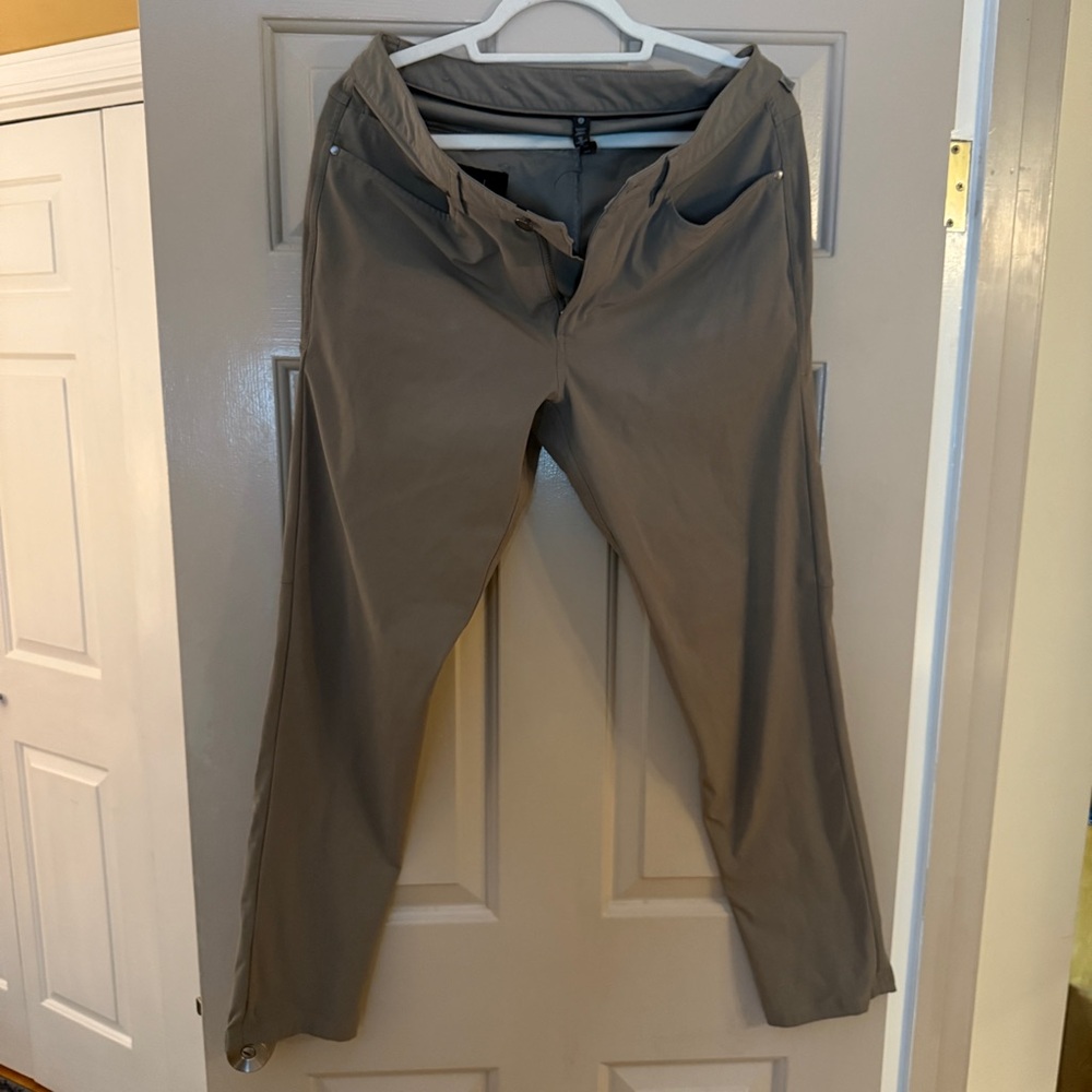 Lululemon 32x32 slim leg pants
